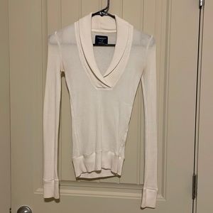 American eagle fitted sweater